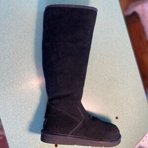 New Without Box with small flaws, UGG Women's Sunset Boots Size 5, Black